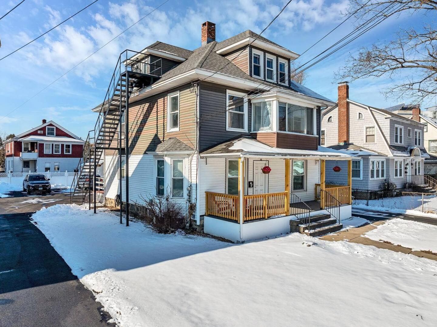 Welcome To Hat City Danbury, A Suburban Retreat Exterior foto