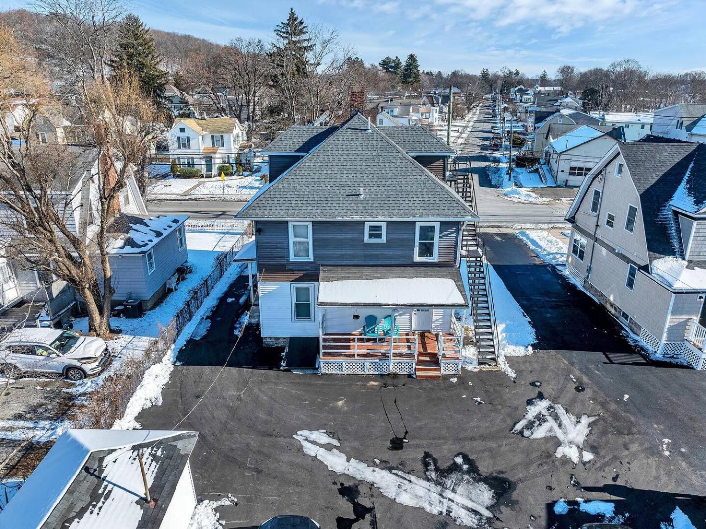 Welcome To Hat City Danbury, A Suburban Retreat Exterior foto